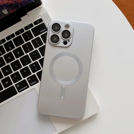 Iphone 13 MagSafe védőtok kameravédő lencsével